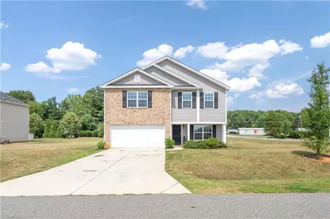 110 Mckenzie Ct, Lexington, NC 27295