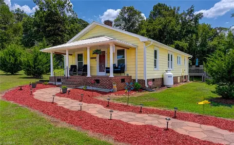 5174 Follansbee Rd, Winston Salem, NC 27127