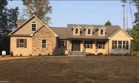 119 Streamside Ct, Reidsville, NC 27320