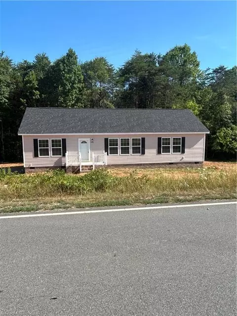 1519 Hoots Rd, Yadkinville, NC 27055