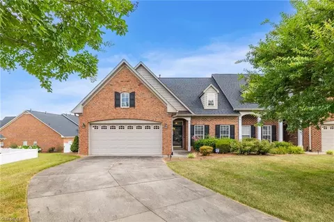 1204 Pelican Ln, Clemmons, NC 27012