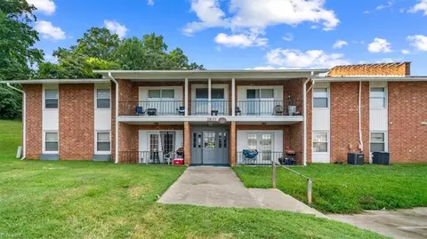 2833 Ohenry Blvd #C, Greensboro, NC 27405