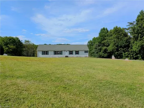 1240 Bryant Mill Rd, Ararat, NC 27007
