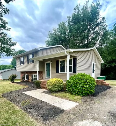133 Wallace St, Boonville, NC 27011