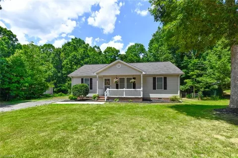 158 Falling Brook Rd, Stokesdale, NC 27357
