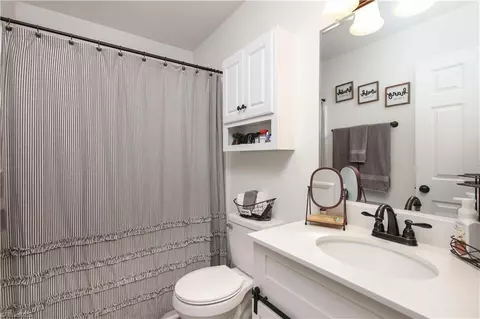 Bath - 407 Spring St #A & B, Denton, NC 27239 photo 1 of 1