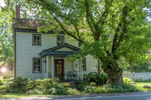 5605 Main St, Bethania, NC 27010