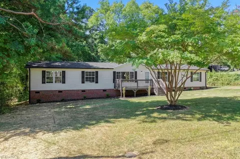 620 Waltrude Ln, Winston Salem, NC 27107