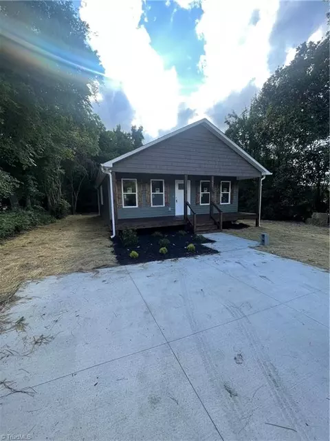 404 Sullivan St, Thomasville, NC 27360