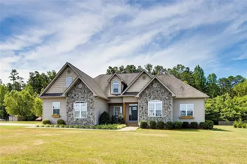 5008 Bobs Ct, Liberty, NC 27298