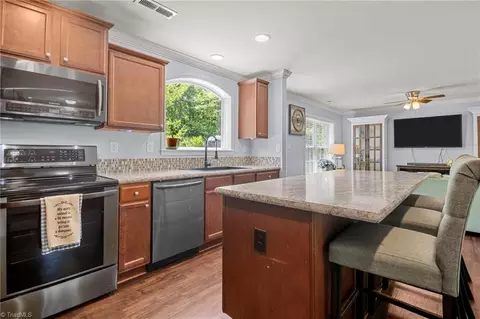 Kitchen - 1155 Hill Rd, King, NC 27021 photo 3 of 4