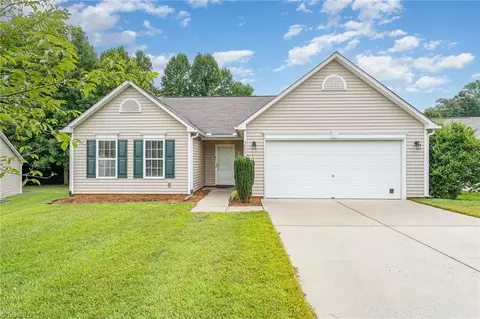 3823 Ranier Ct, Walkertown, NC 27051