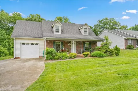 3921 NW Gracemont Dr, Winston Salem, NC 27106