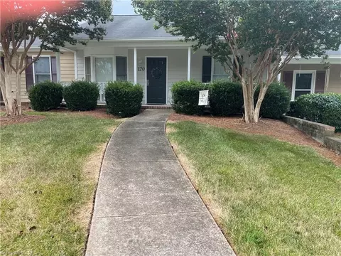 814 Apt 120 Guilford College Rd, Greensboro, NC 27409