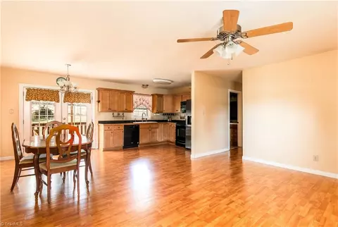 4464 Meadowbrook Dr, Trinity, NC 27370 photo 4