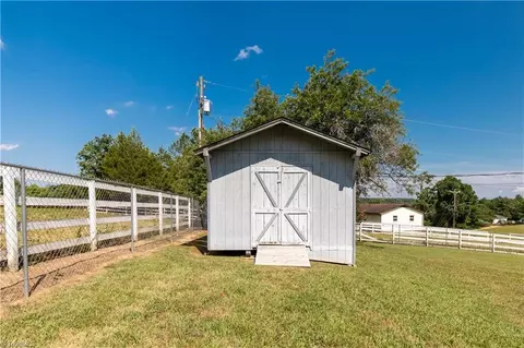 4464 Meadowbrook Dr, Trinity, NC 27370 photo 17