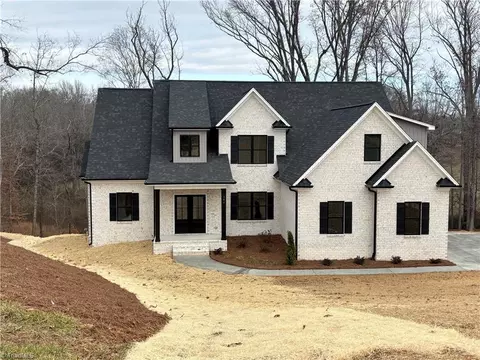 304 Pipers Rdg W, Winston Salem, NC 27127