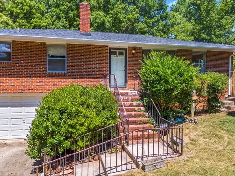 4867 Westmoreland Dr, Winston Salem, NC 27105