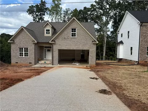 1005 Kelwyn Ln, Lewisville, NC 27023