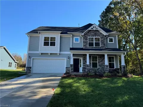 909 Fairmile Dr, Greensboro, NC 27455