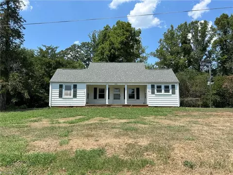 1078 Flynt Rd, King, NC 27021 photo 1