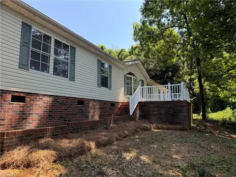 178 Waddell St, Ronda, NC 28670