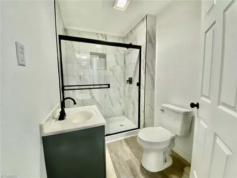 Bath - 1113 Bryce Ave, Salisbury, NC 28144 photo 1 of 3