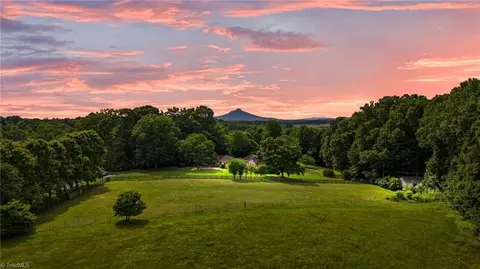 64 Thomas Farm Rd, King, NC 27021