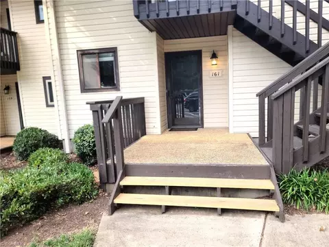 161 Turnwood Ln, Winston Salem, NC 27104