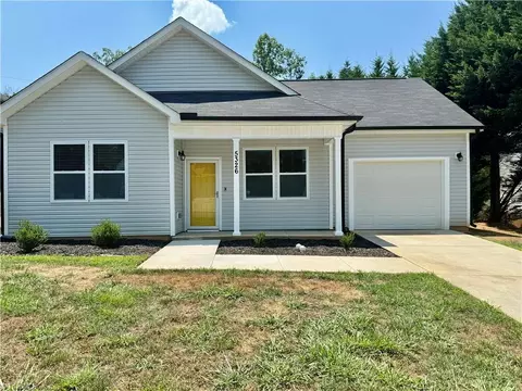 5326 Fairway Forest Dr, Winston Salem, NC 27105