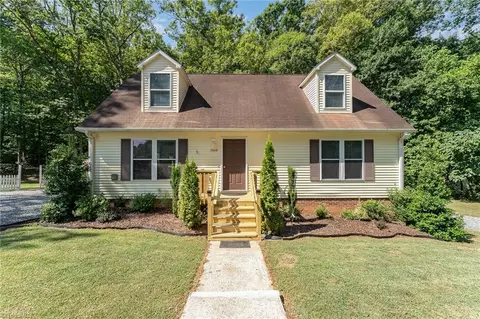 7559 Dubach Rd, Summerfield, NC 27358