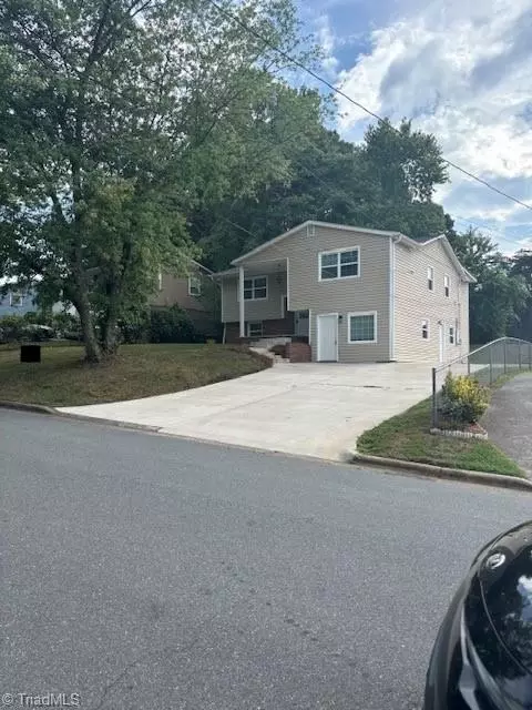 1439 Sedgefield Dr E, Winston Salem, NC 27107
