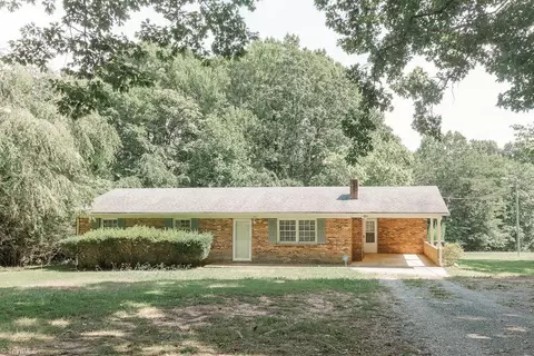 6048 Richmond Oaks Rd, Tobaccoville, NC 27050