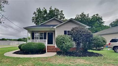 1023 Avon Ave, Burlington, NC 27215