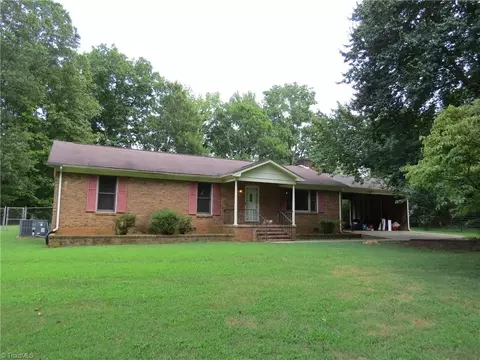 1818 Delmar Dr, Greensboro, NC 27406