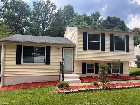 3511 Winchelsea Dr, Charlotte, NC 28212