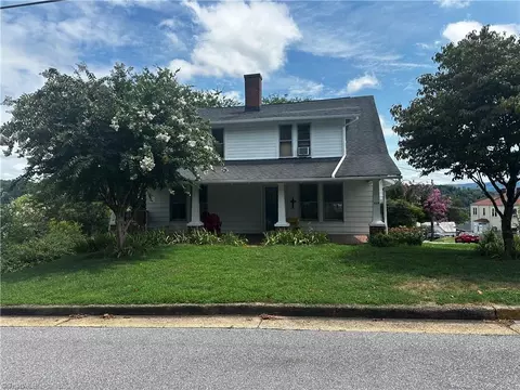 229 D St, North Wilkesboro, NC 28659