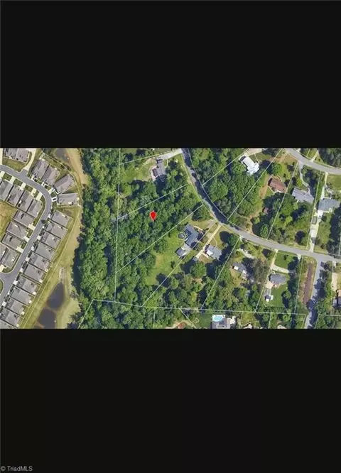 2107 Sprucewood Dr, Greensboro, NC 27107