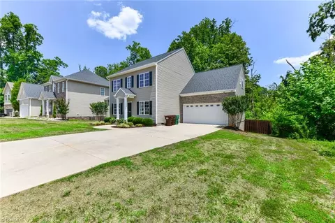 Exterior - 2678 Splitbrooke Dr, High Point, NC 27265 photo 4 of 8