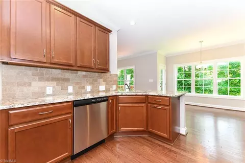 Kitchen - 2678 Splitbrooke Dr, High Point, NC 27265 photo 4 of 4