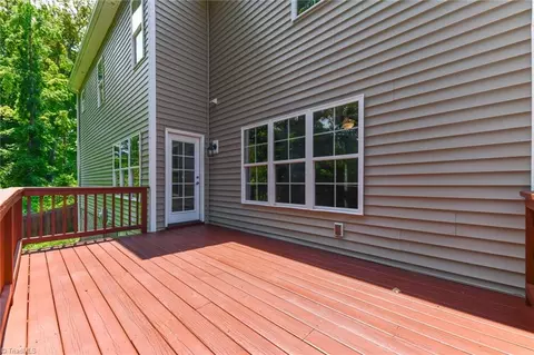Exterior - 2678 Splitbrooke Dr, High Point, NC 27265 photo 6 of 8