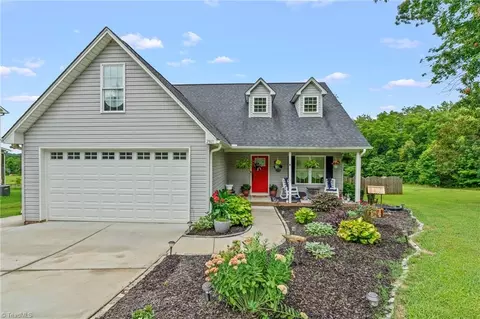 2921 N Fuller Mill Rd, Thomasville, NC 27360
