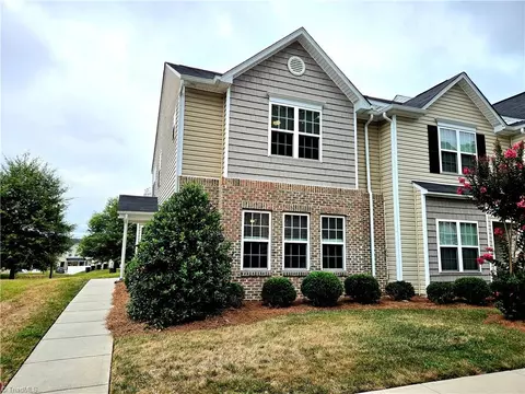 479 Ridgebrooke Dr, High Point, NC 27265