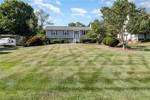 824 Holly Hedge Dr, Lewisville, NC 27023