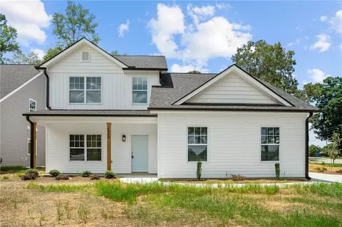 2808 Roland Rd, Greensboro, NC 27407