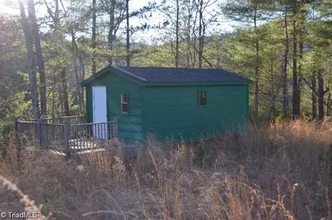 45 Deer Crossing Ln, Ferguson, NC 28624