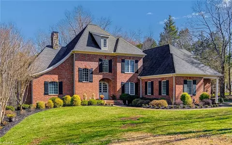 8315 Riverwalk Dr, Clemmons, NC 27012