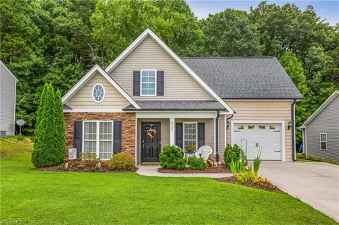 4955 Mount Hope Dr, Winston Salem, NC 27107