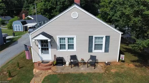 311 Elk Spur St, Elkin, NC 28621