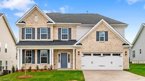 7260 Huntgate Dr, Kernersville, NC 27284